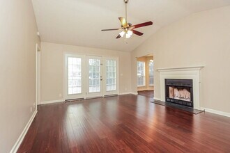 3708 Seasons Dr in Nashville, TN - Foto de edificio - Building Photo