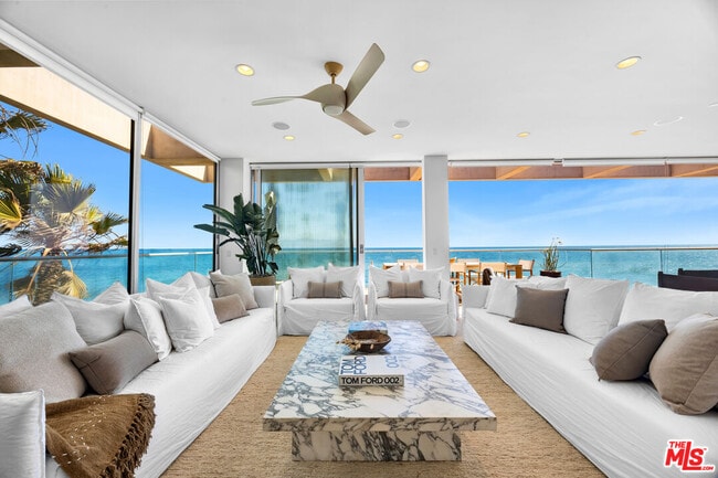 25102 Malibu Rd in Malibu, CA - Building Photo - Building Photo