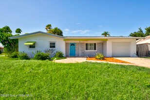 282 Fay Dr in Indialantic, FL - Building Photo
