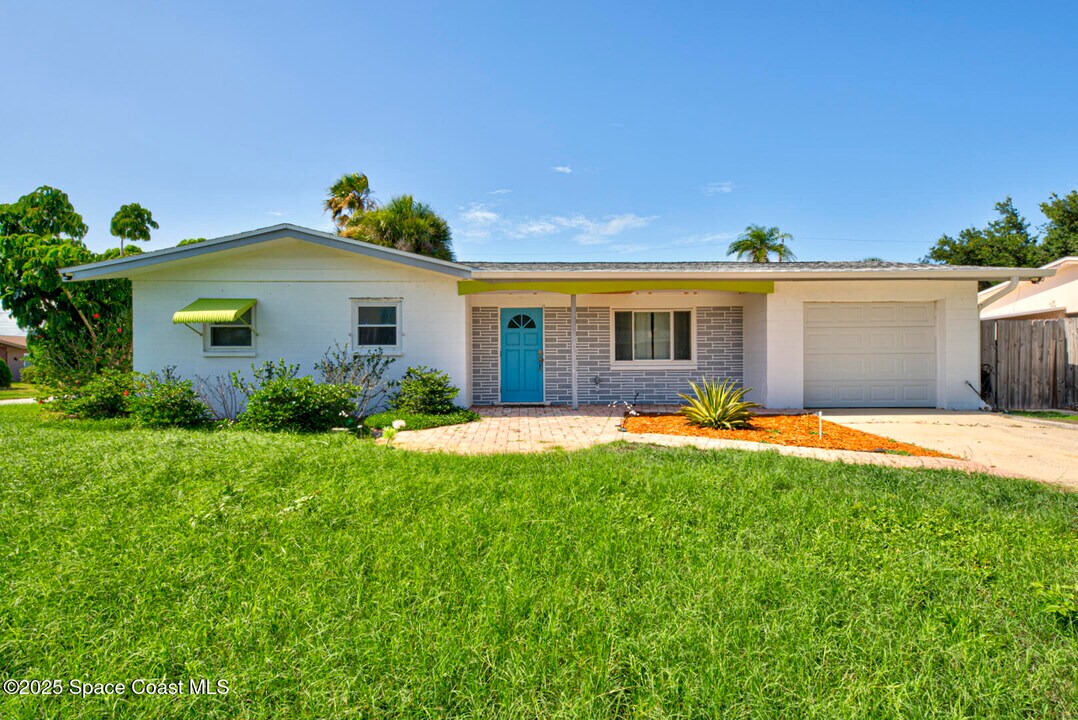 282 Fay Dr in Indialantic, FL - Building Photo