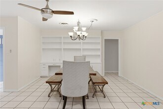 803 Hibiscus Ln in Victoria, TX - Building Photo - Building Photo