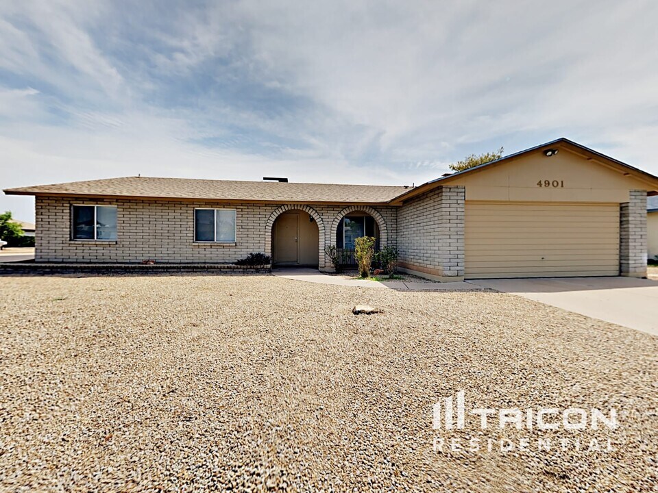4901 W Dahlia Dr in Glendale, AZ - Building Photo