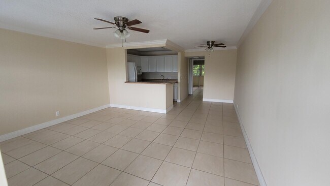375 Camden P in West Palm Beach, FL - Building Photo - Building Photo