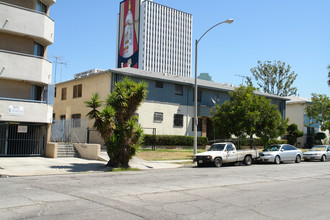 3847 W 7th St in Los Angeles, CA - Building Photo - Building Photo