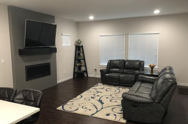 Beautiful Modern Bothell Home with Stunning Views, Unit 01-000226 in Bothell, WA - Building Photo - Building Photo