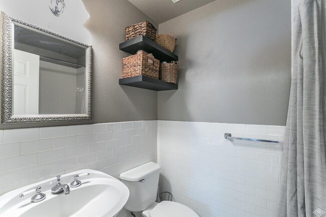 1061 W Beaver Creek Blvd in Avon, CO - Building Photo - Building Photo