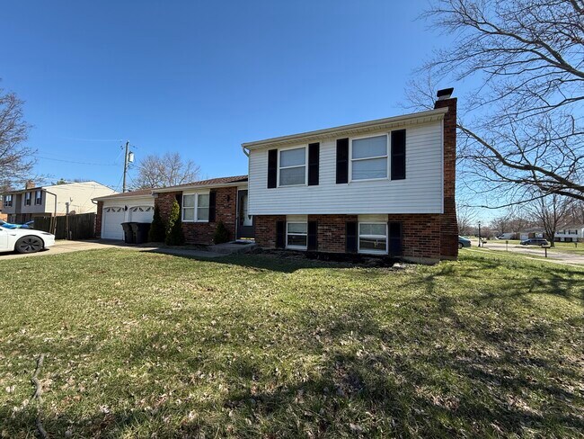 6400 Butler Warren Rd in Mason, OH - Building Photo - Building Photo