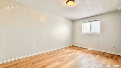 2 Quinlan Rd in Barrie, ON - Building Photo - Building Photo