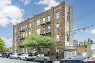 5901 10th Ave in Brooklyn, NY - Building Photo - Building Photo