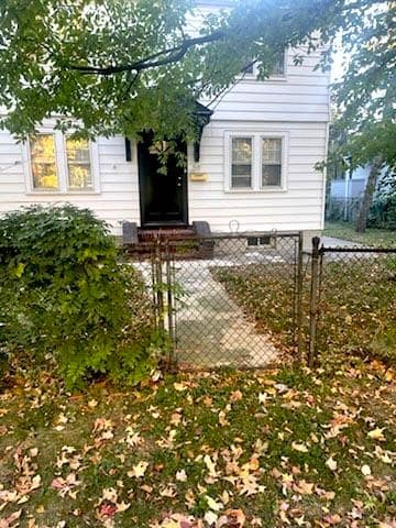 property at 39 Nordhoff Pl