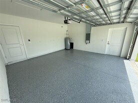 937 Grant Blvd in Lehigh Acres, FL - Building Photo
