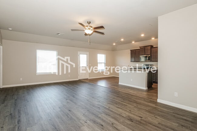 1600 Maroon Dr in El Reno, OK - Foto de edificio - Building Photo