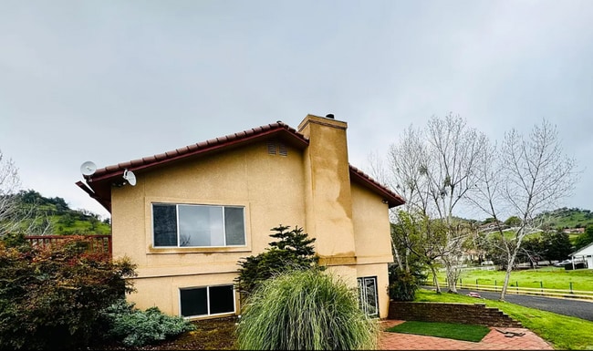 16545 Wardlaw Dr in Springville, CA - Foto de edificio - Building Photo