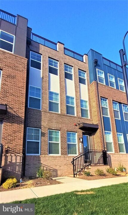 1122 Vermeer Ave in Gaithersburg, MD - Building Photo