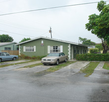 201-205 NW 17th St in Fort Lauderdale, FL - Building Photo
