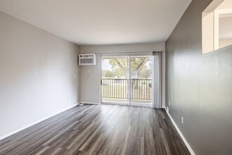 Golfview Apartments in Sterling Heights, MI - Foto de edificio - Interior Photo