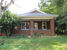 26 E Main St in Taylors, SC - Building Photo