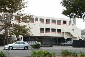 441 W MacArthur Blvd in Oakland, CA - Building Photo - Building Photo