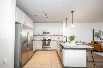 The Mint 425 in Charlotte, NC - Foto de edificio - Building Photo