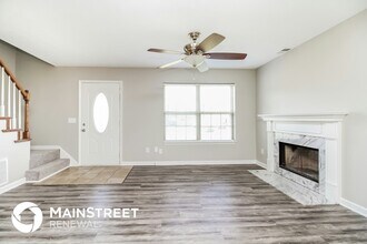 713 Alisa Cove in La Vergne, TN - Foto de edificio - Building Photo