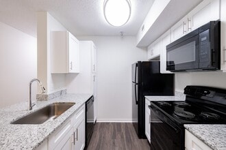 The Residence at White River Apartments in Indianapolis, IN - Building Photo - Building Photo