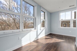 136 Babcock St in Brookline, MA - Building Photo