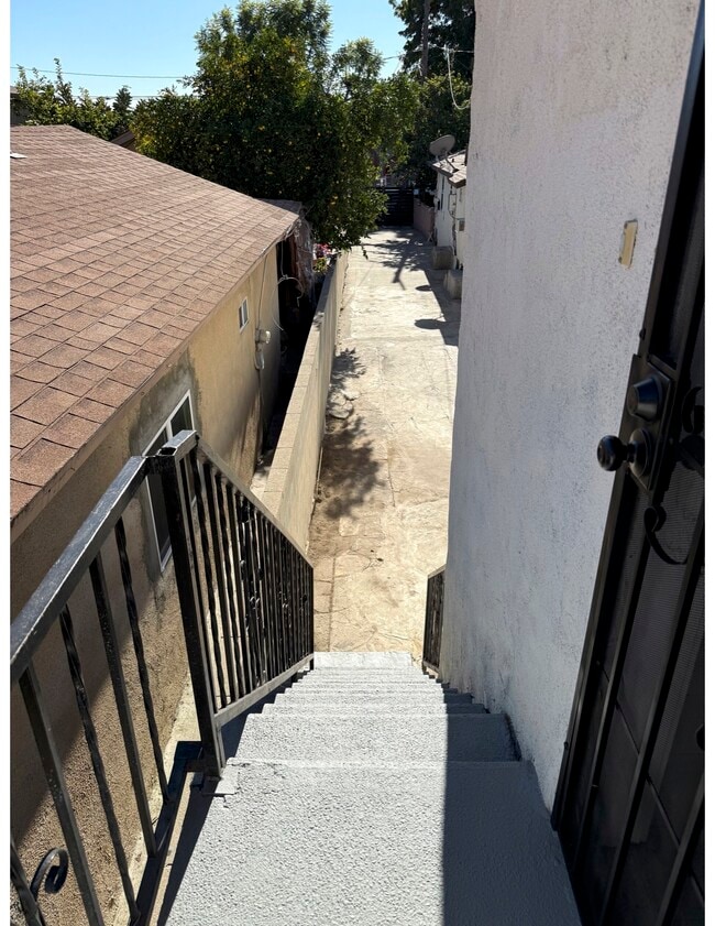 2-1342 E 59th St in Los Angeles, CA - Building Photo - Building Photo