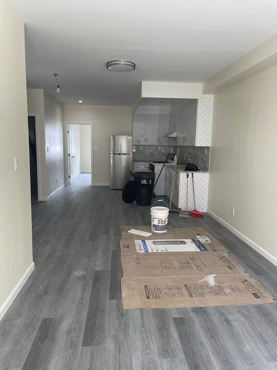 10304 97th Ave in Ozone Park, NY - Building Photo