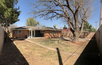 4907 11th St in Lubbock, TX - Building Photo - Building Photo