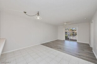 2350 Naples Trace Cir in Naples, FL - Building Photo