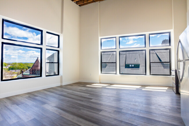 The Lofts at Washington Park in Albany, NY - Foto de edificio - Interior Photo