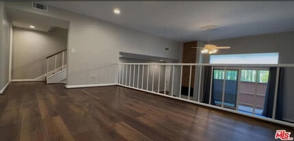 11260 Overland Ave, Unit #2E in Culver City, CA - Foto de edificio - Building Photo