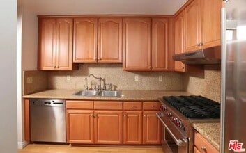 10574 Sunland Blvd in Los Angeles, CA - Building Photo - Building Photo