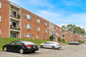 1822 Benton Ave in Philadelphia, PA - Building Photo - Building Photo