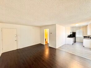 3555 San Marino St in Los Angeles, CA - Building Photo - Building Photo
