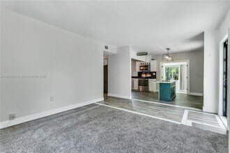 5900 SW 44th Terrace in Miami, FL - Building Photo - Building Photo