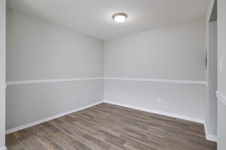 Veracruz Apartments in Forest Park, GA - Foto de edificio - Interior Photo