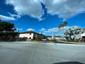 12253 SW 16th Terrace in Miami, FL - Building Photo - Building Photo