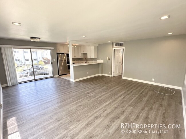 326 Serrano Ave in Los Angeles, CA - Building Photo - Building Photo