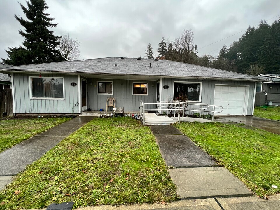 118 W Birch St, Unit 120 in Shelton, WA - Foto de edificio