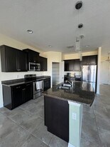 5021 Jackel Chase Dr in Wimauma, FL - Building Photo