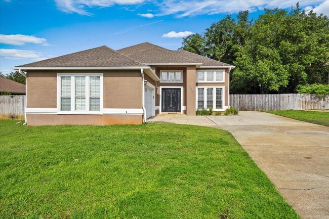 1805 Brooke Beach Dr in Navarre, FL - Building Photo - Building Photo