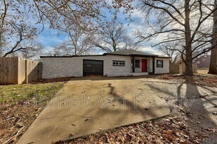 1103 N Louisa Ave in Shawnee, OK - Building Photo