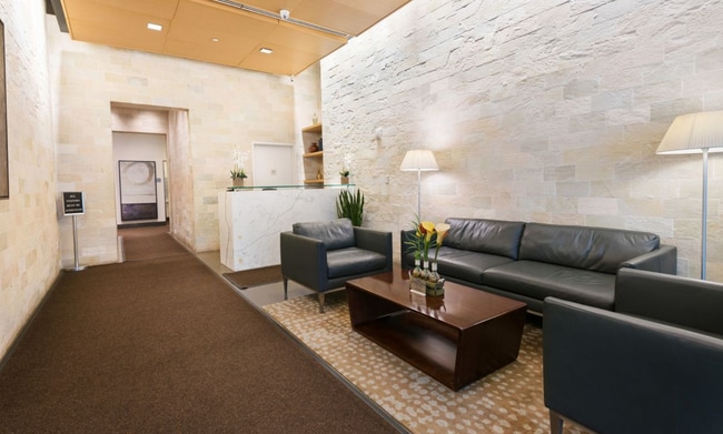 100 W 39th St, Unit 40E in New York, NY - Building Photo - Building Photo