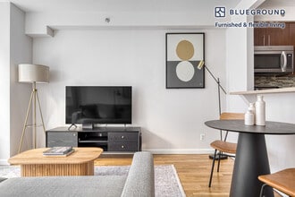 120 W 21st St in New York, NY - Building Photo - Building Photo