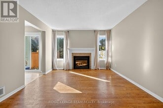 24 Hemlo Crescent in Ottawa, ON - Building Photo - Building Photo