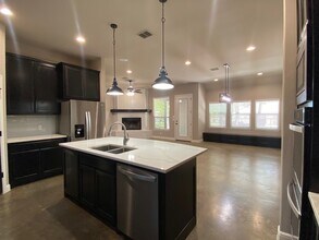 501 Monna Ct in Granbury, TX - Building Photo - Building Photo