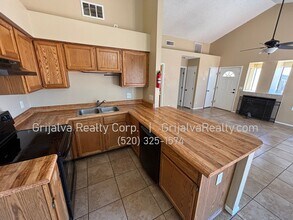 2906 W Avenida Obregon in Tucson, AZ - Building Photo - Building Photo
