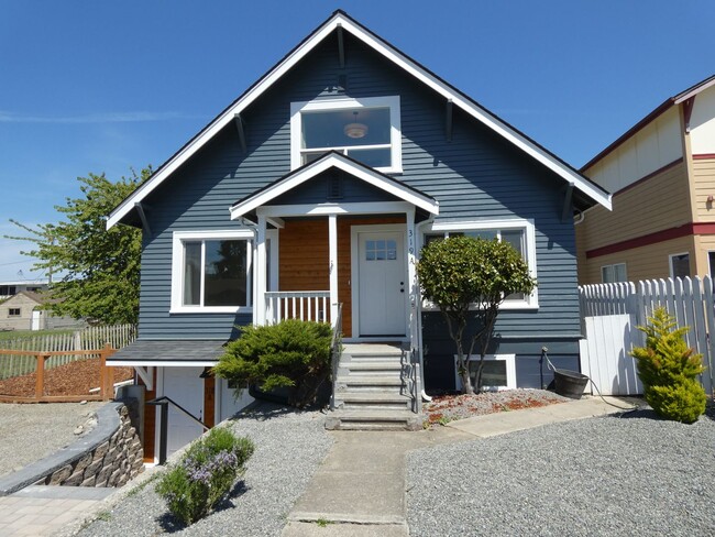 property at 319 W 6th St