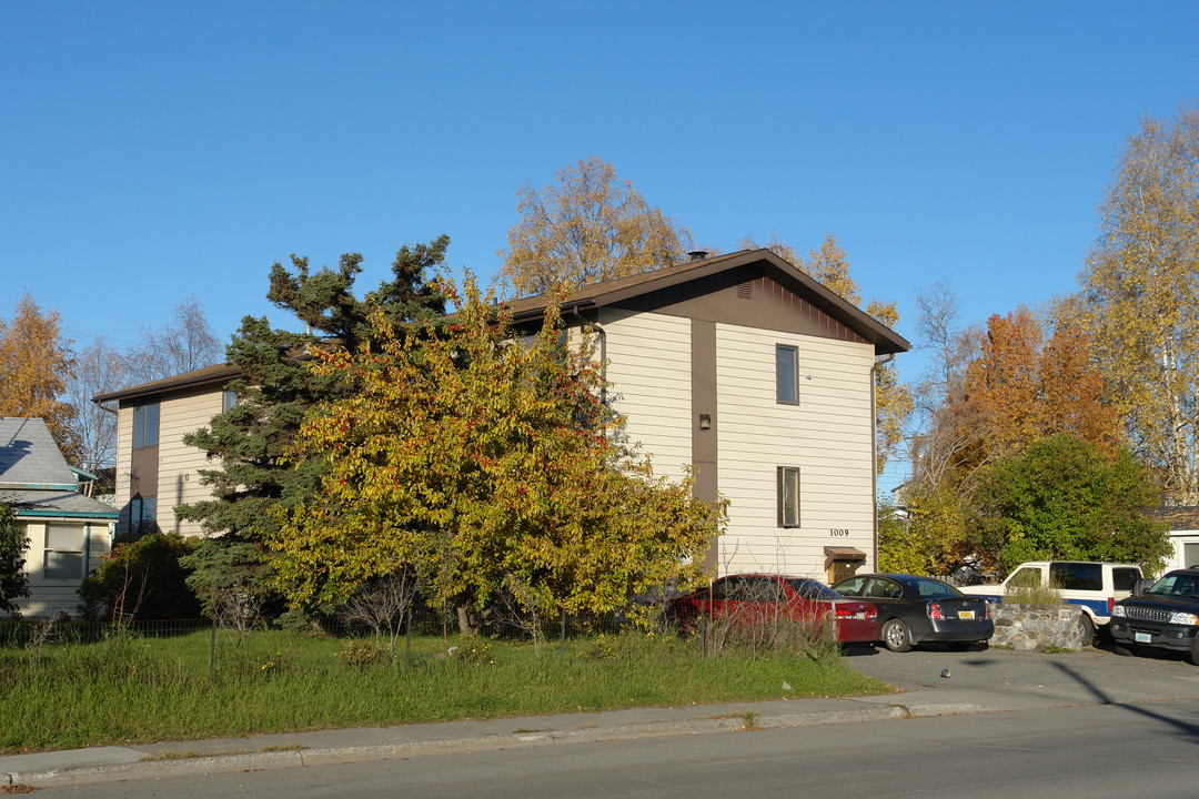 1009 E 9th Ave in Anchorage, AK - Building Photo